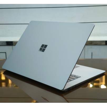 Microsoft Surface Laptop 3 ( SILVER EDITION ) Core i5 10th Gen 8GB RAM 256GB SSD 13.5″LAPTOP